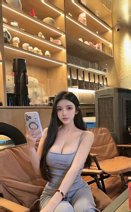 长相甜美女友感甜甜