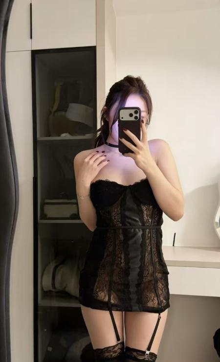 铁西大胸嫩妹儿晓晓