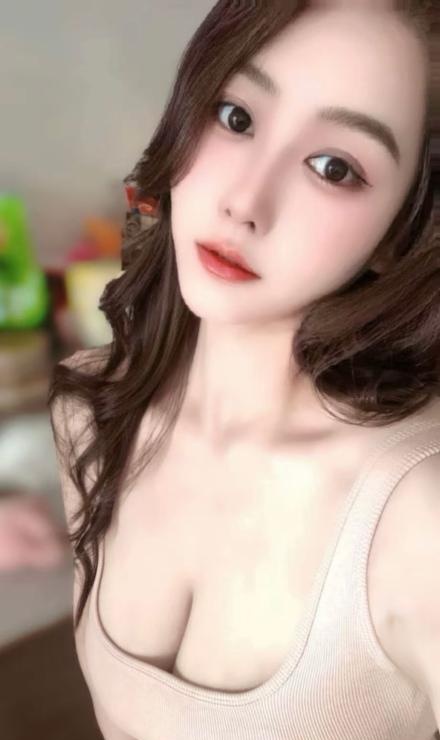 江宁大胸美女