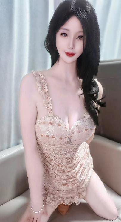 白皮翘臀骚朵朵