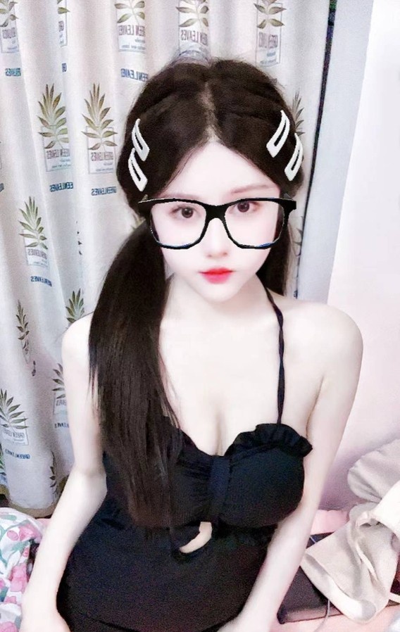 年轻嫩妹