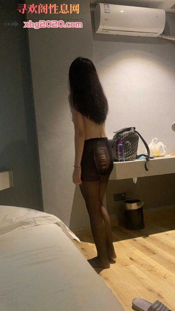 长腿一字马小姐姐