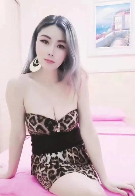 体验大奶骚妇