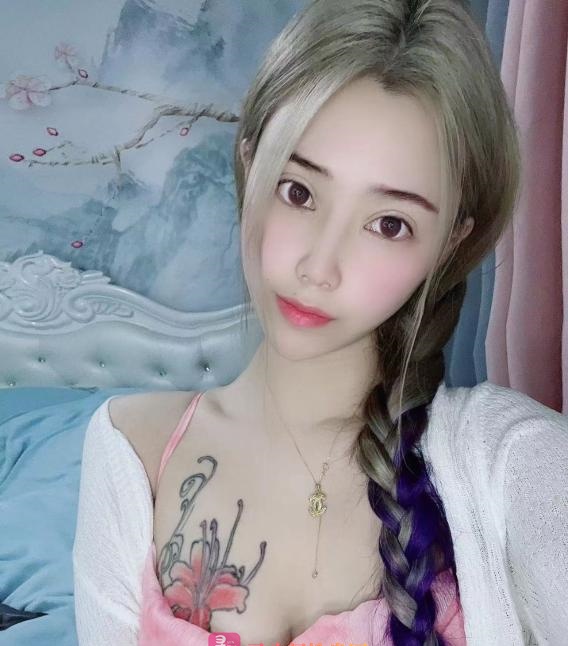 城关花胸兔兔姐