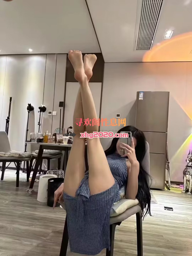个人骚嫩长腿小姐姐
