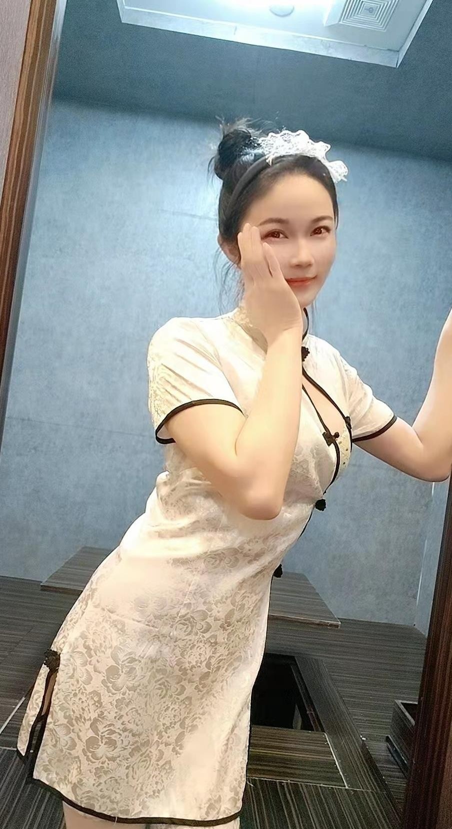 旗袍长腿白丝希希
