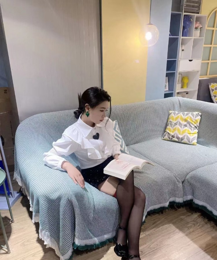 很年轻，身材饱满，服务口活不错