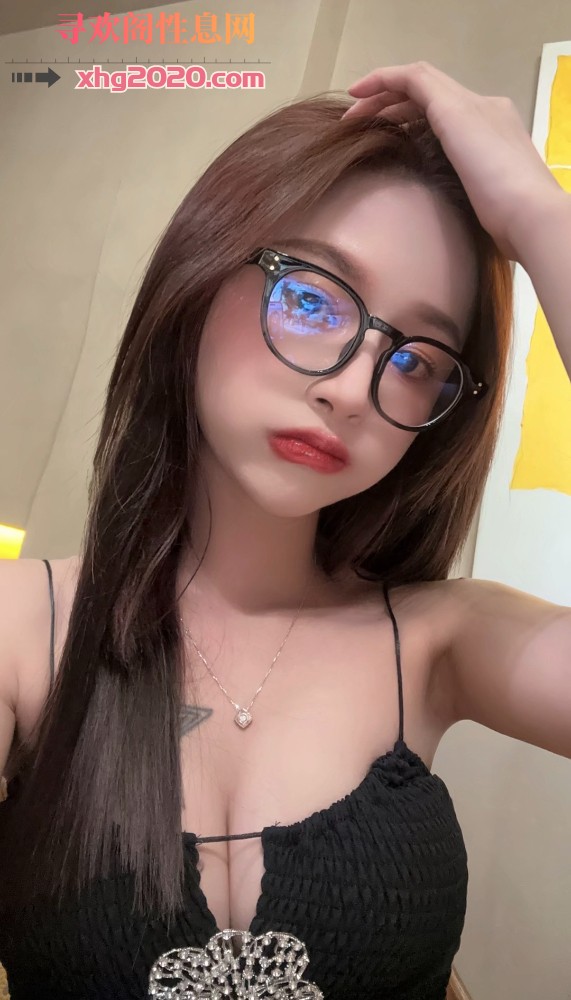 成都白皙奶牛妹