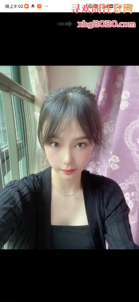 很漂亮的一个小妹
