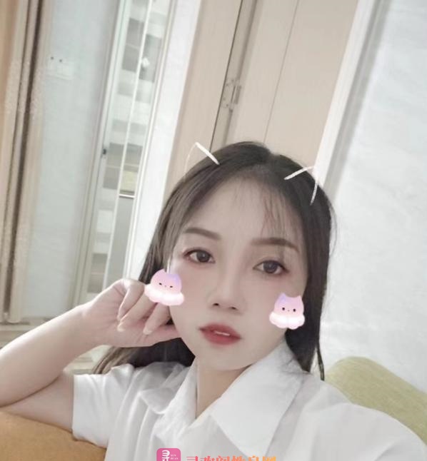 白云嫩妹子