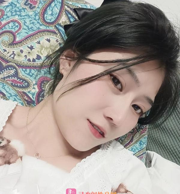 武汉刚下海长腿女孩