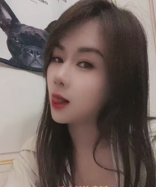 大长舌的性感小妹子