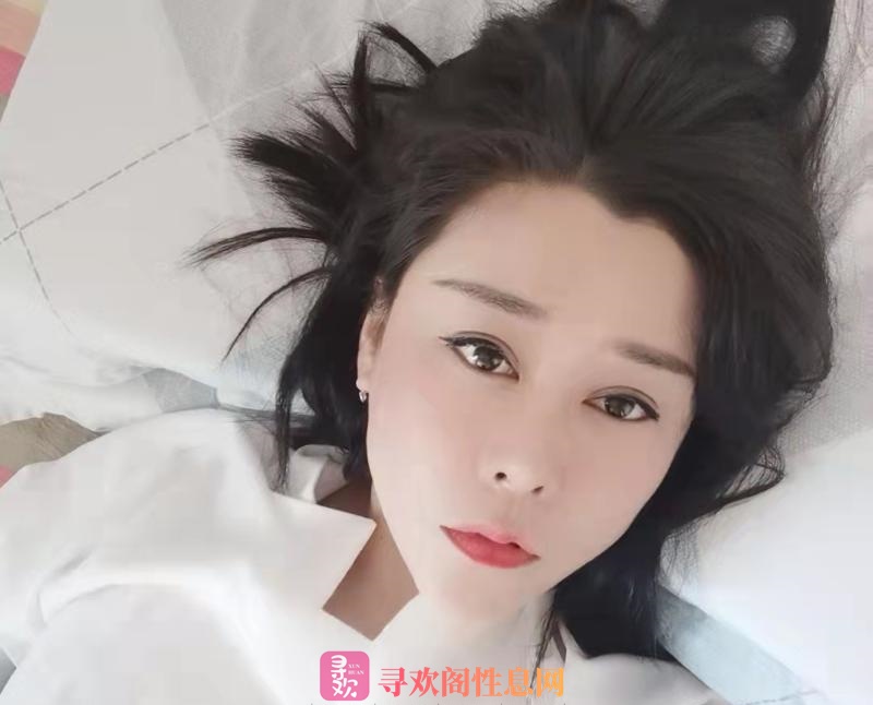 南门黑丝好身材小狐狸