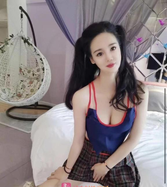 布吉翘臀骚悠悠