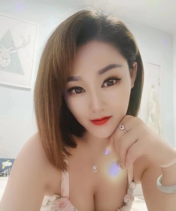 气质型美女爱爱姿势很舒服