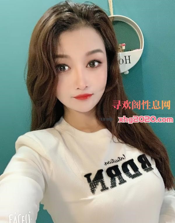 身材颜值不错的小姐姐