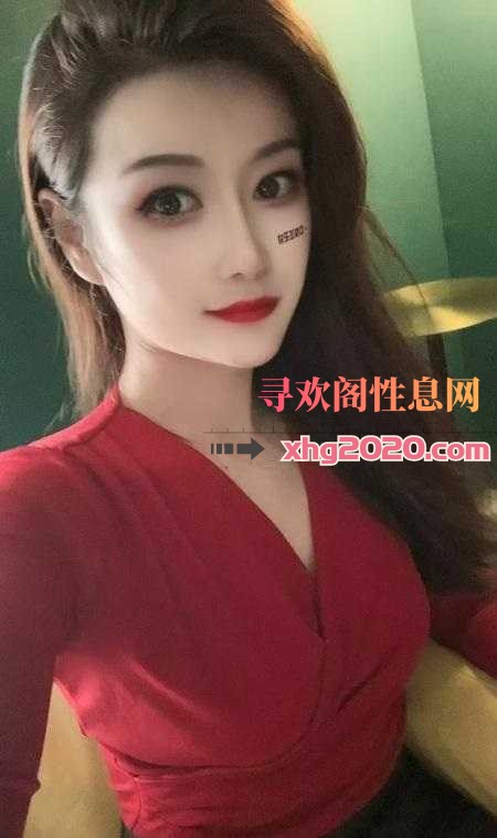 身材颜值不错的小姐姐