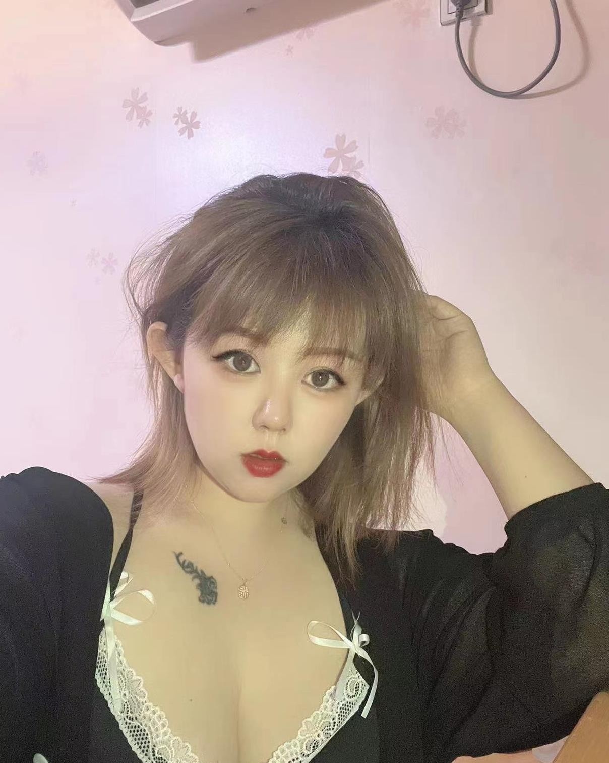 小微胖御姐花花