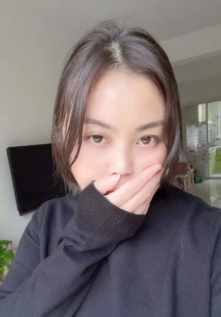 吴江笑笑