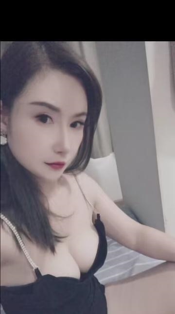 清湖苗条俏俏