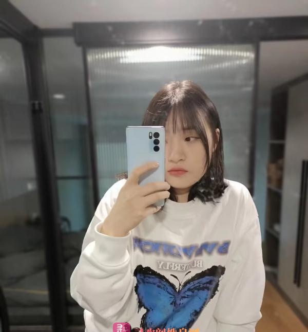 清纯可爱妹子
