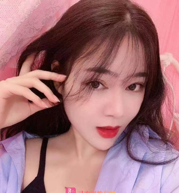 白嫩美腿小玉