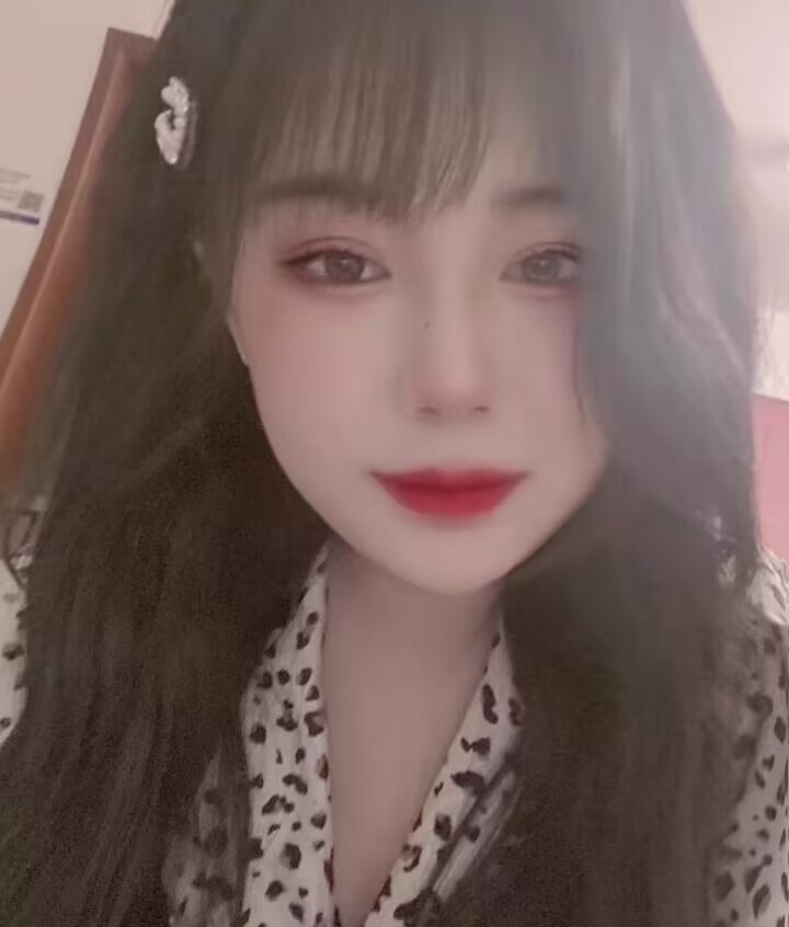 南昌西湖大胸萌妹子