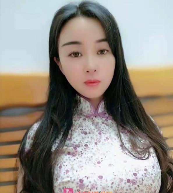 白云大胸服务型九九