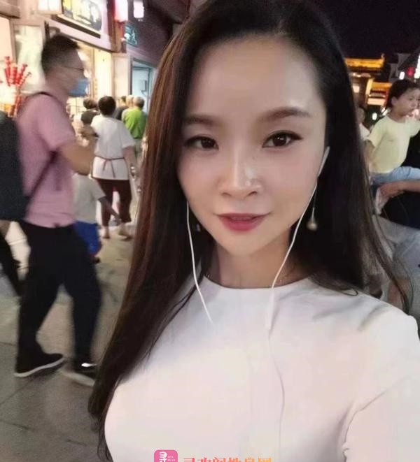 大波狐媚女