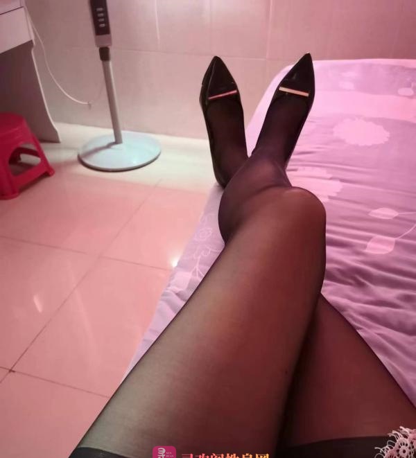 石岩环保美腿少妇