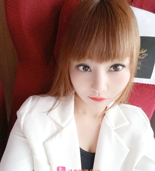 年轻妹子小苹果