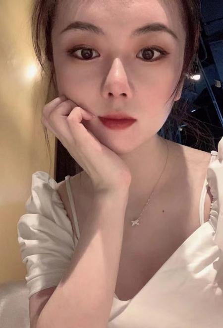 印象城大波妹子