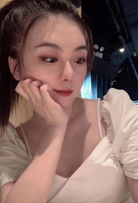 印象城大波妹子