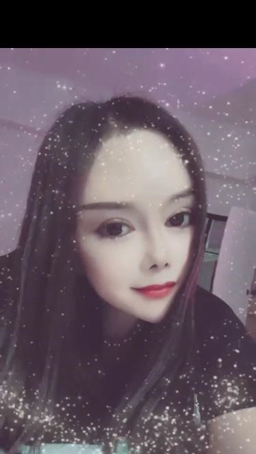 舌吻医美少妇