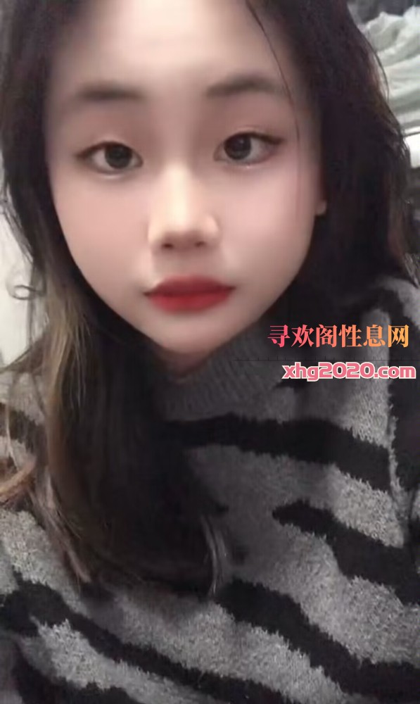 甜甜可爱型妹子