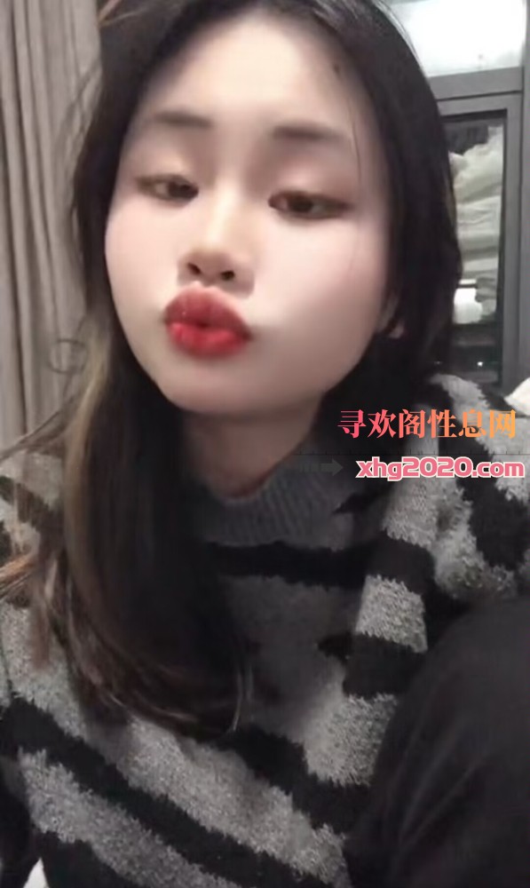 甜甜可爱型妹子