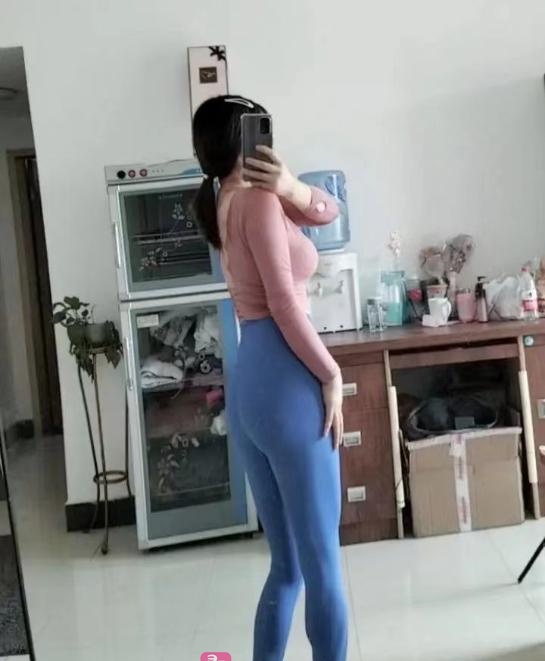 甜美风性感小阿姨