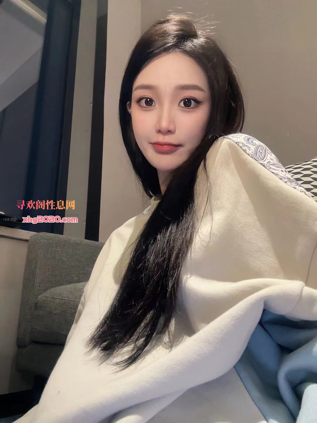网红瓜子脸性感小妹