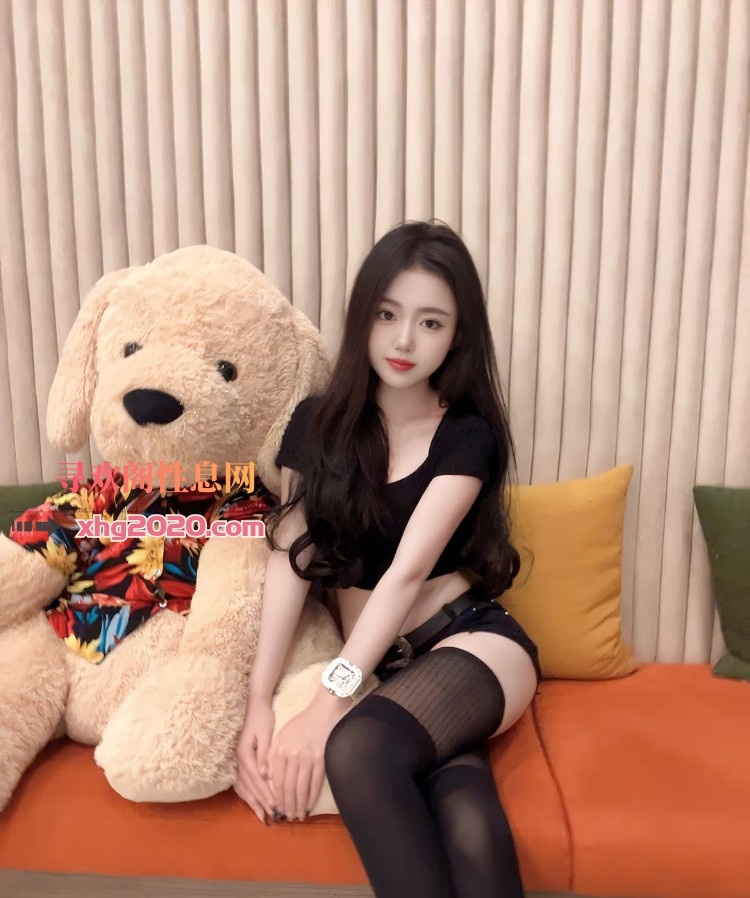 上海刚下海兼职清纯嫩妹，B紧水多活好会二刷