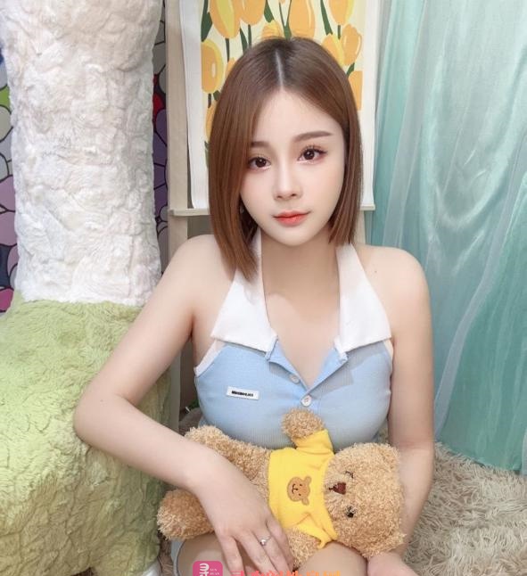 南山娇小型嫩妹