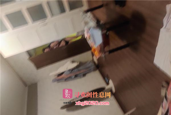 莞式性感美女莉亚
