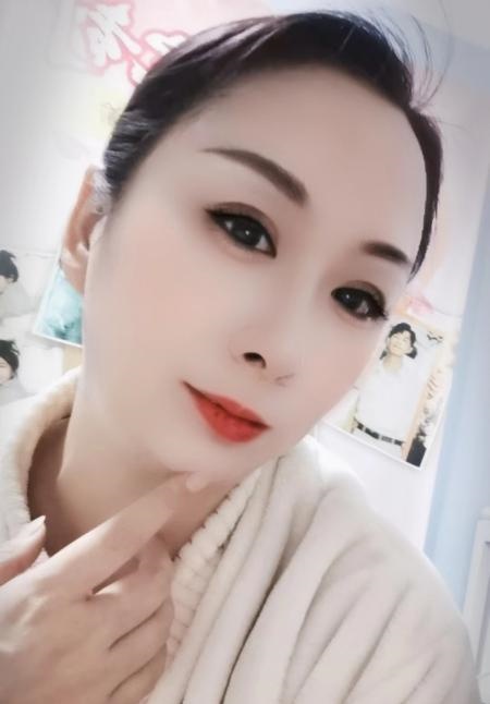 黑丝旗袍骚蜜儿