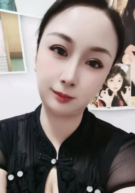 黑丝旗袍骚蜜儿