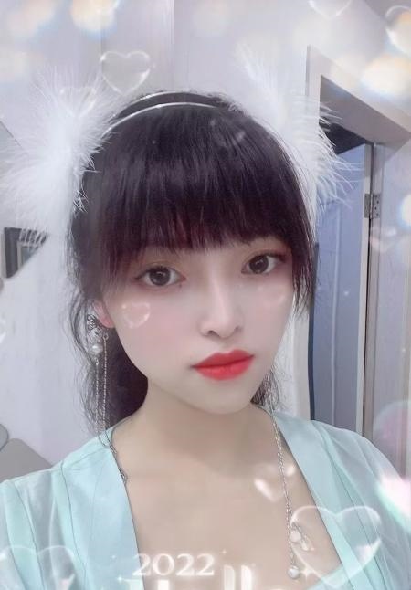 娇小服务系妹子