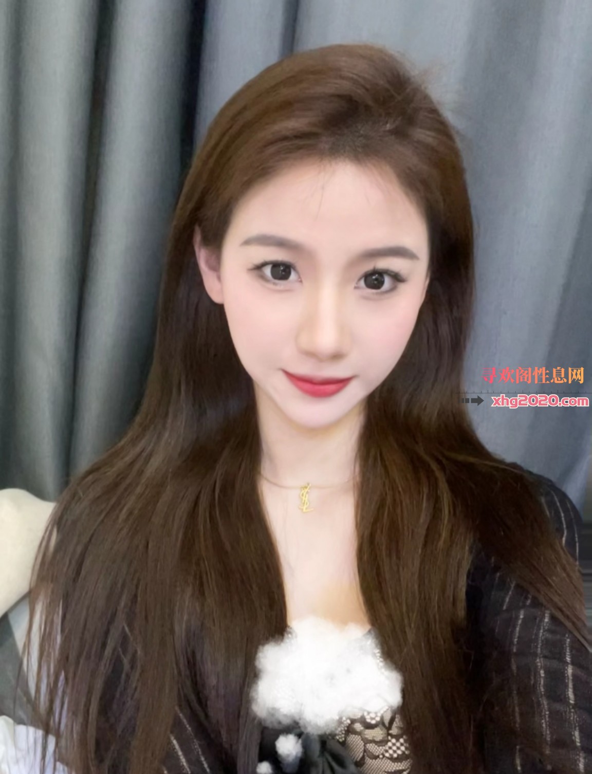 黑丝嫩妹 修长，纯洁，乳房很鼓