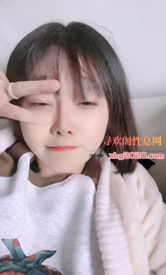 四川绵阳小美女