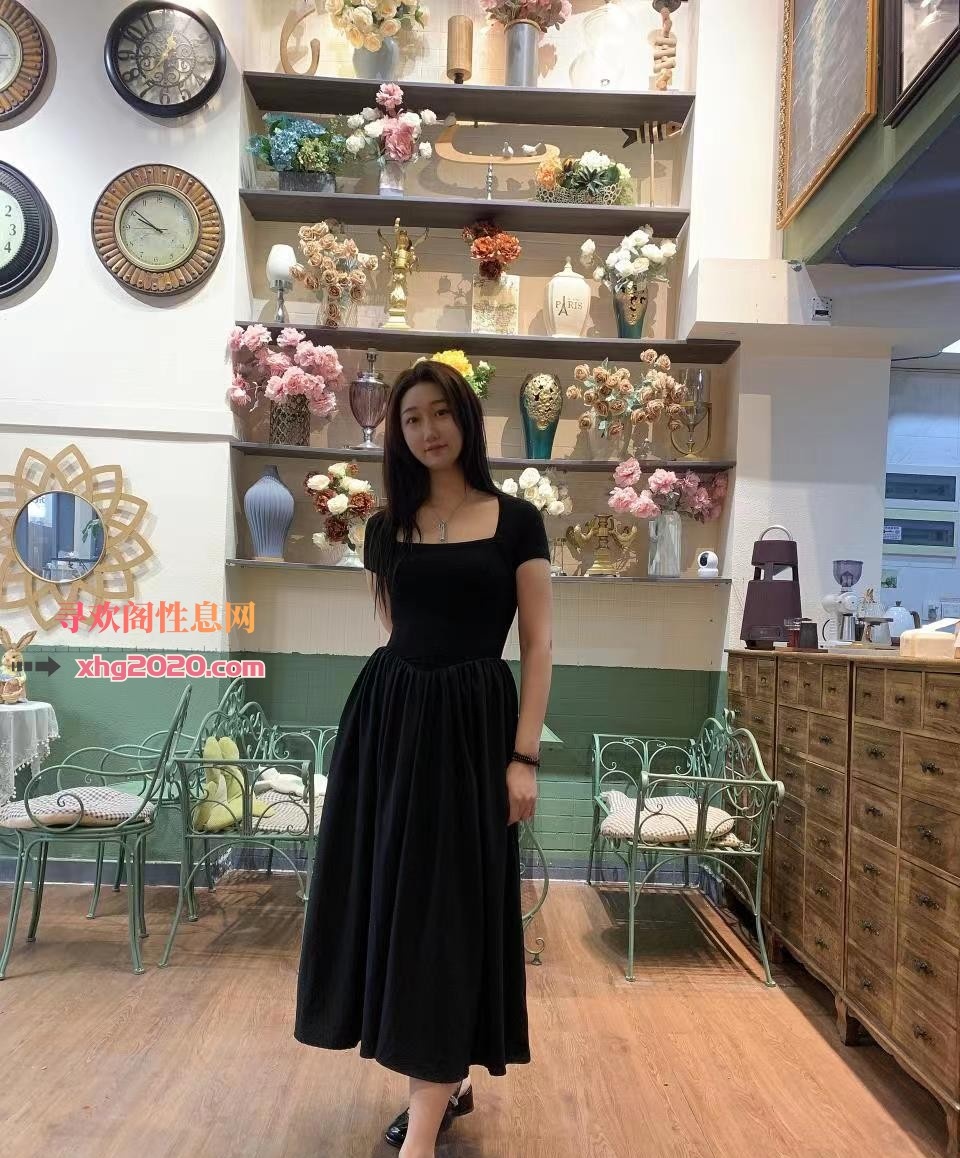 长相文艺小姐姐