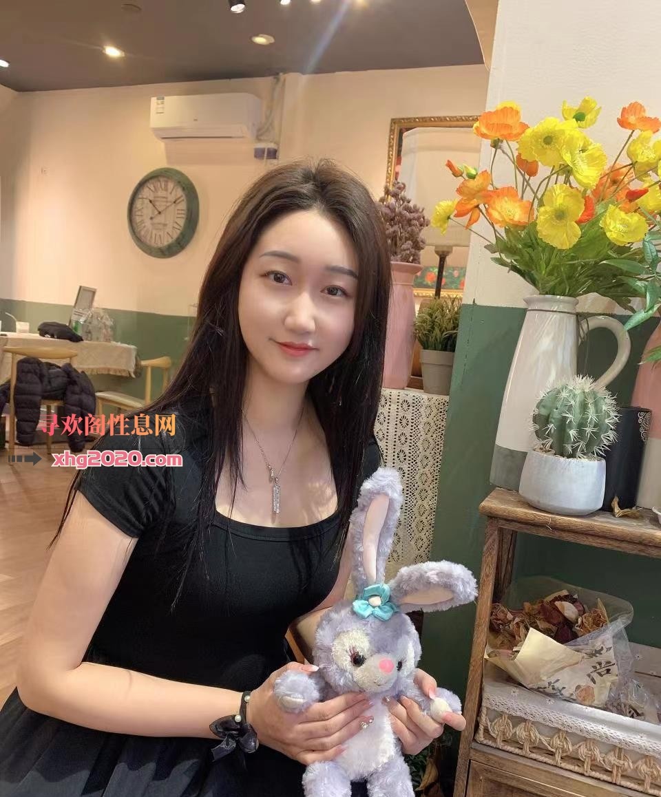 长相文艺小姐姐