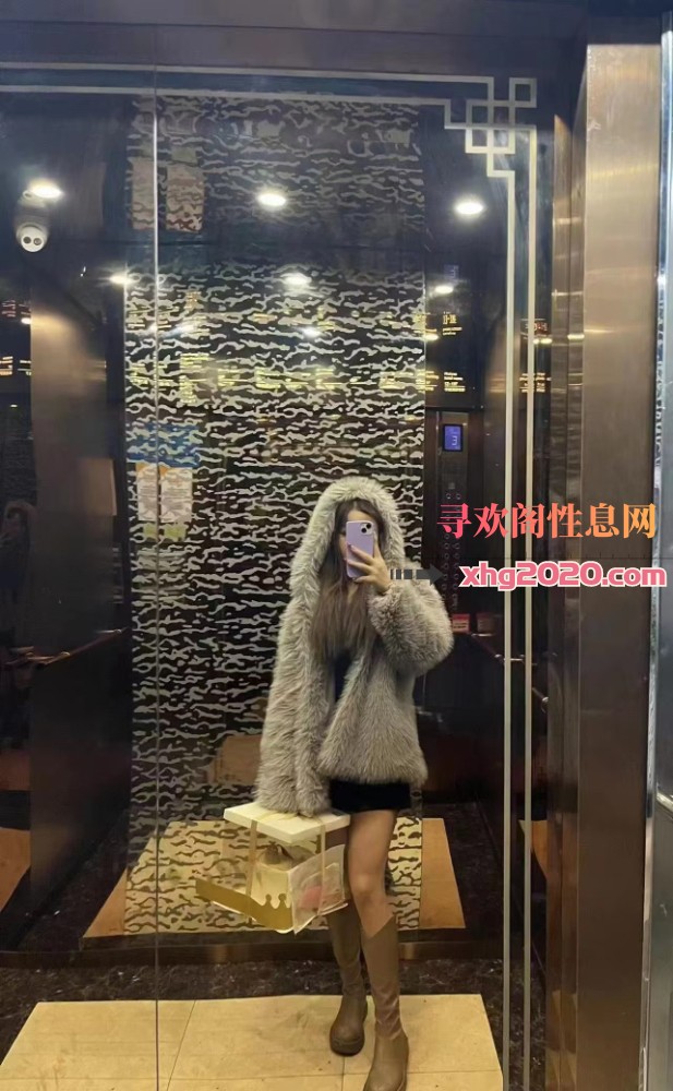 年轻妹子