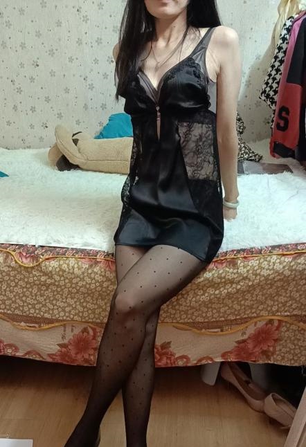 苗条水蛇腰熟女
